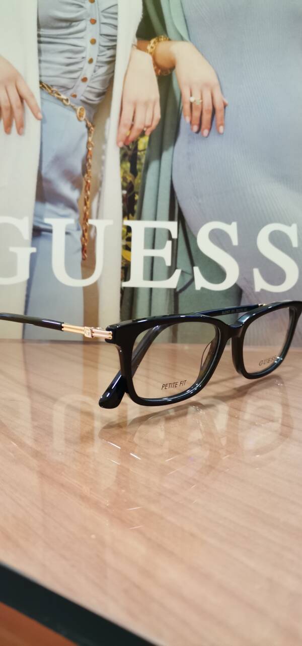Guess 2907