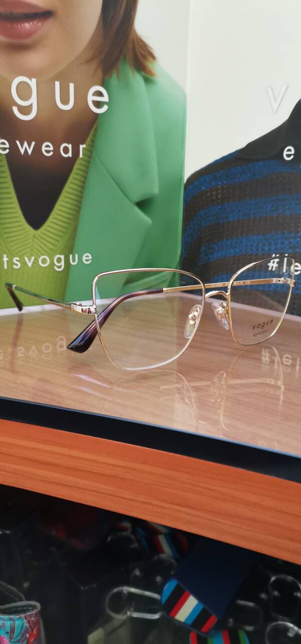 Vogue 4225