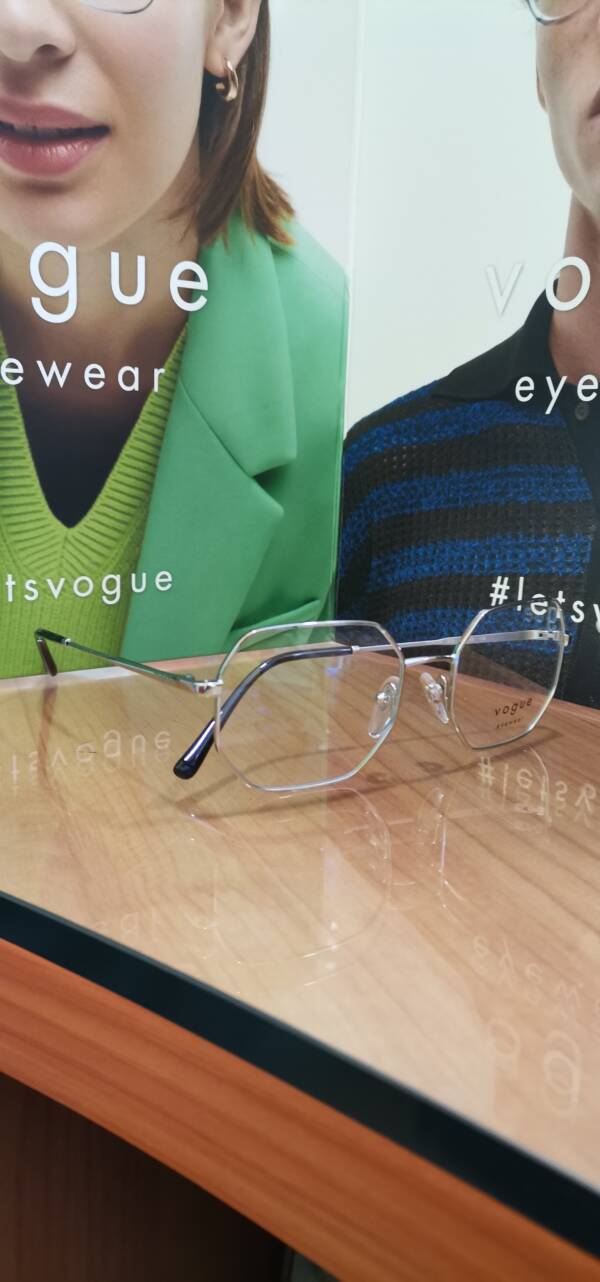 Vogue 4228