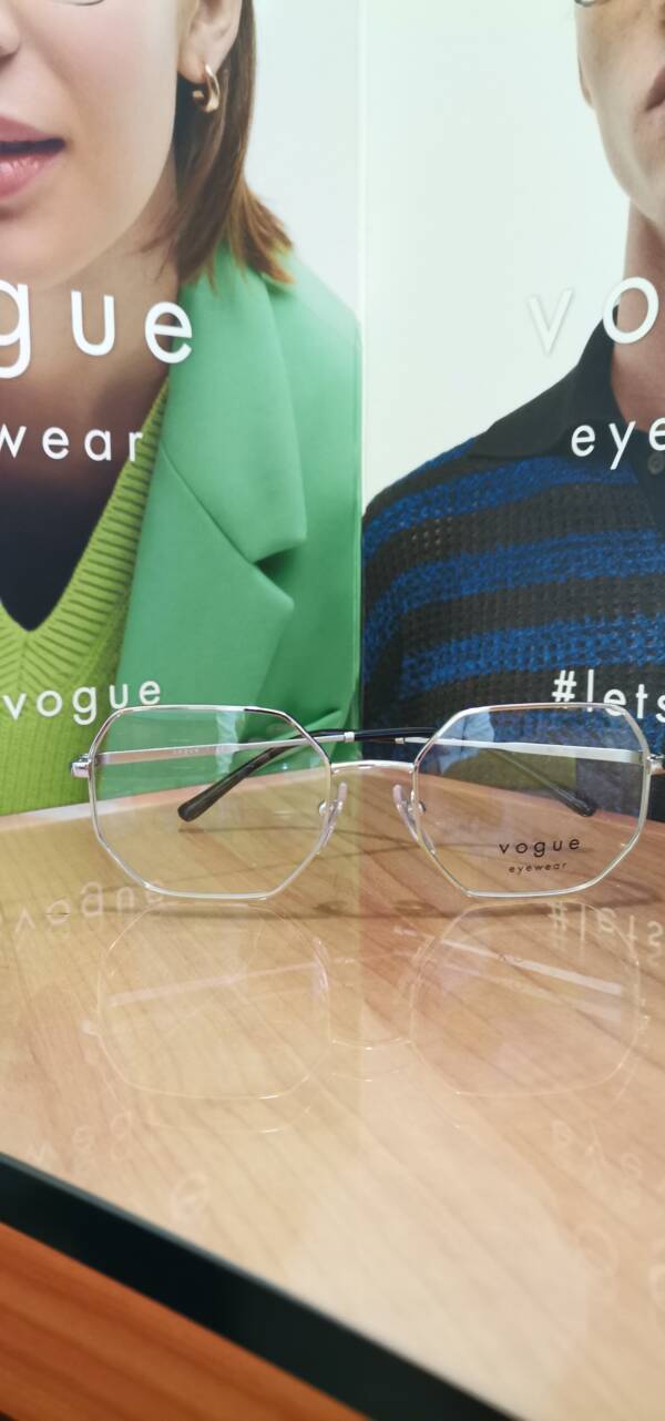 Vogue 4228 - immagine 3