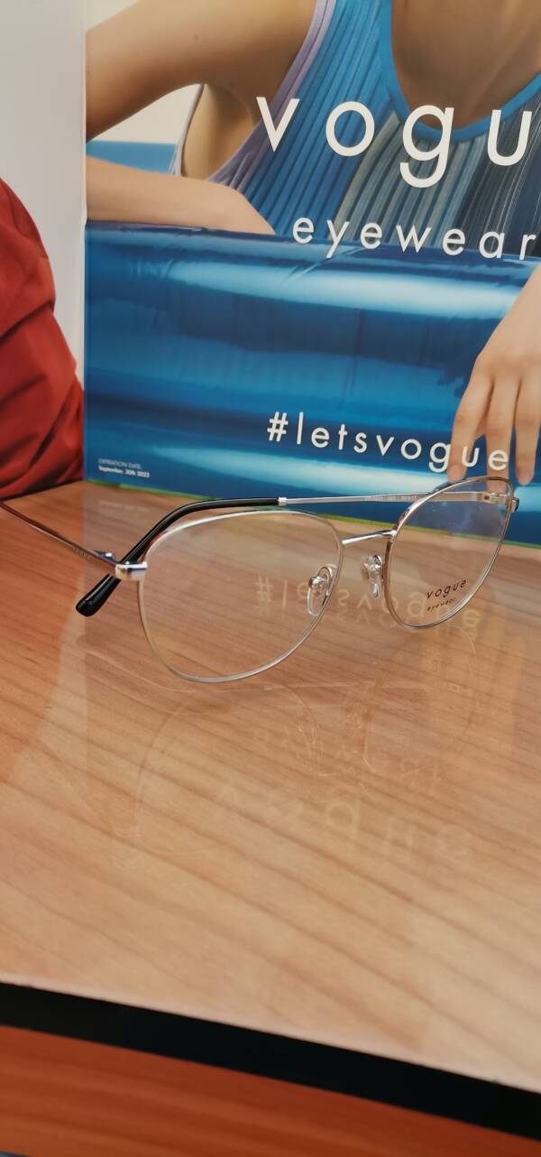 Vogue 4231