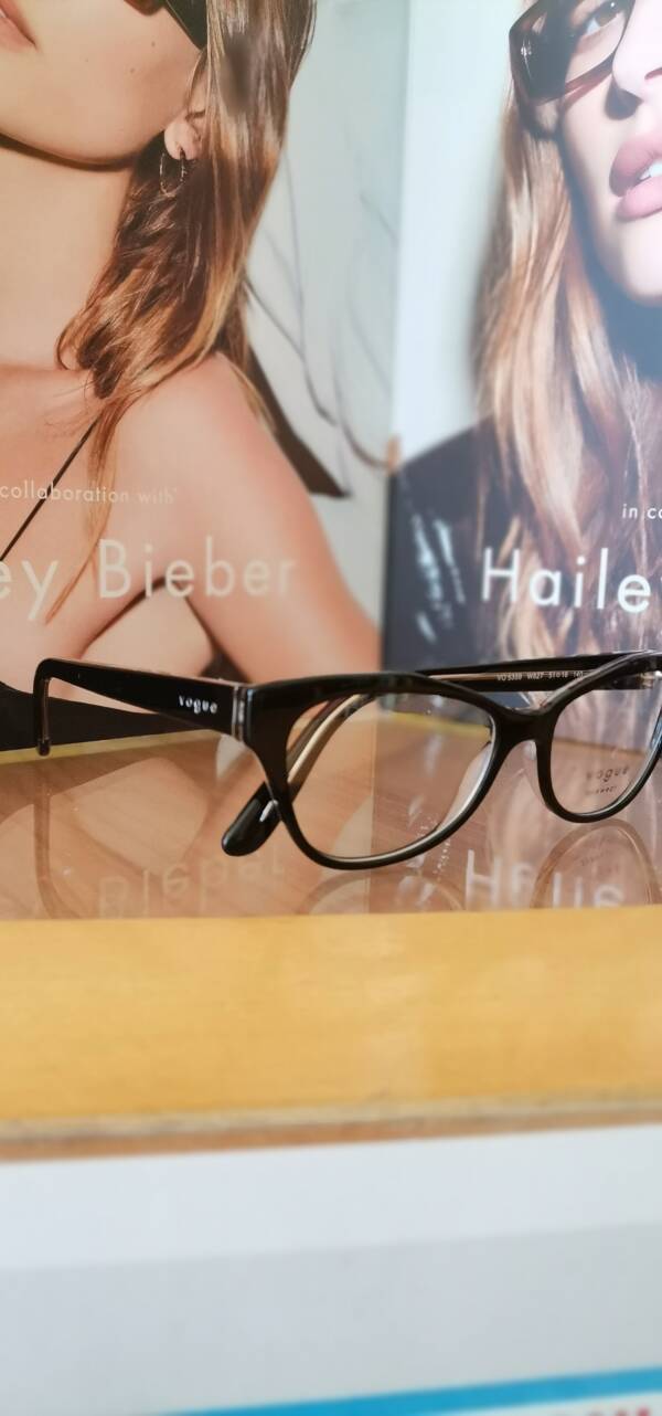 Vogue 5359