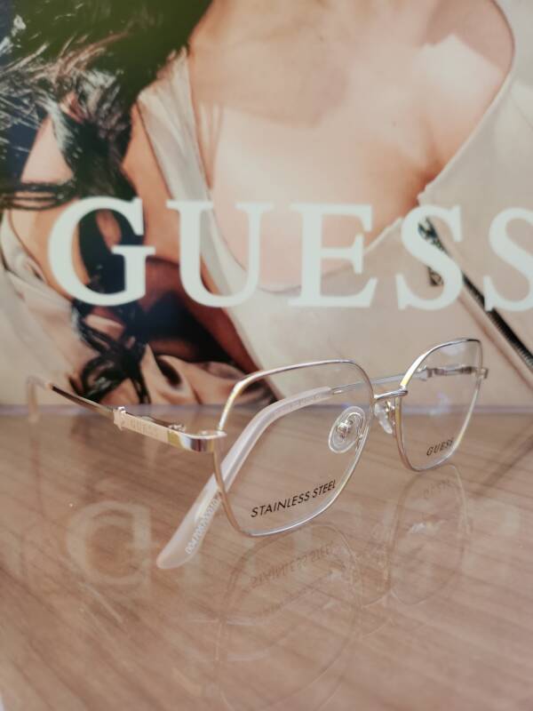 Guess 9223