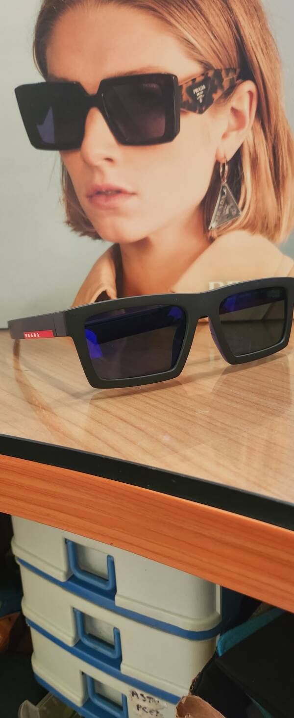 Prada 02Z-U