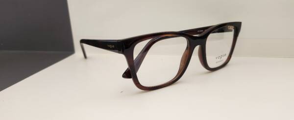 Vogue 5556