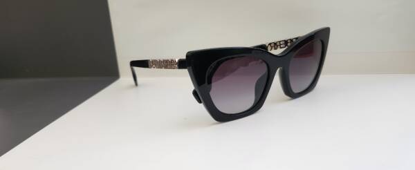 Burberry 4372