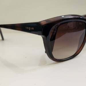 Vogue 5557