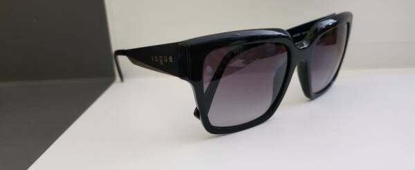 Vogue 5553