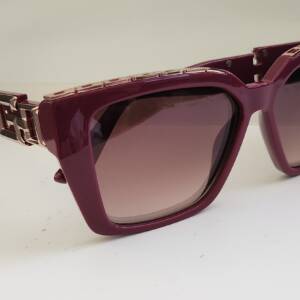 Guess 7915
