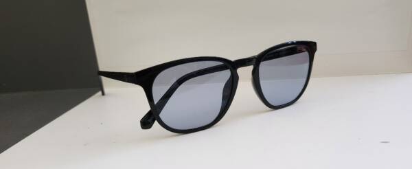 Guess 00061