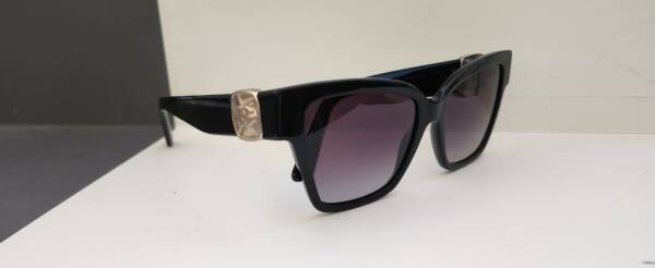 Dolce & Gabbana 4470