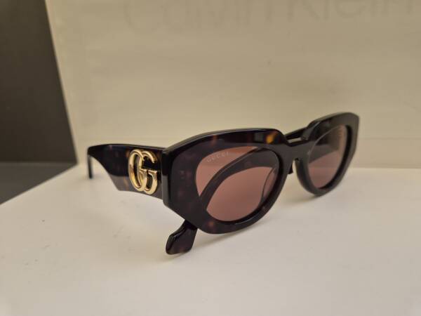 Gucci 1421