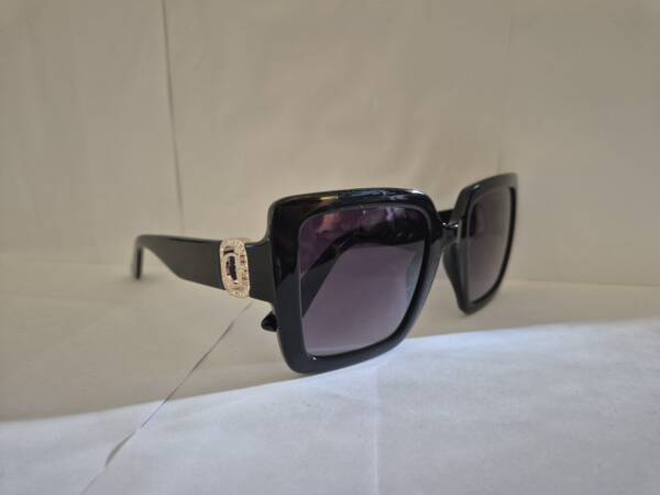Guess 00103