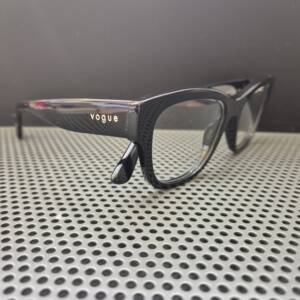 Vogue 5605