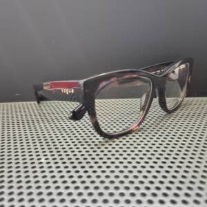 Vogue 5605